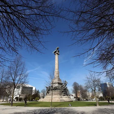 Boavista Roundabout By Sweet * Порту